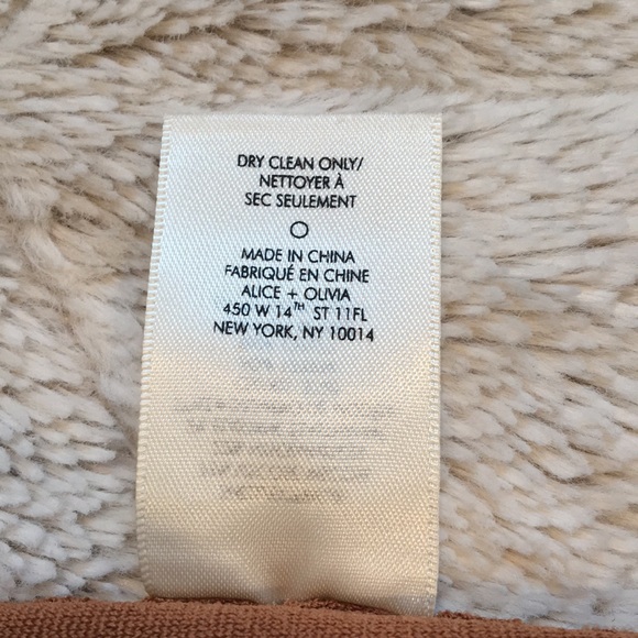 Alice + Olivia turtleneck top (L) NWT - Picture 5 of 6